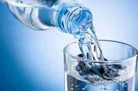 Lire la suite à propos de l’article Boire de l’eau comme médecine naturelle